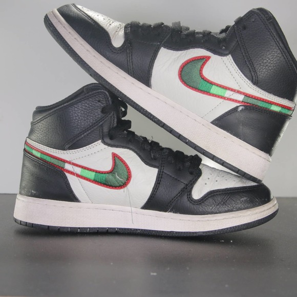 Air Jordan 1 Retro High OG Black Women's Sneakers 004155 Size 7youth/8.5womens - Picture 6 of 8